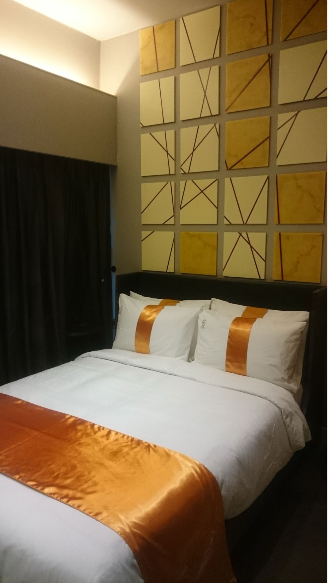 AIRPORT HOTEL